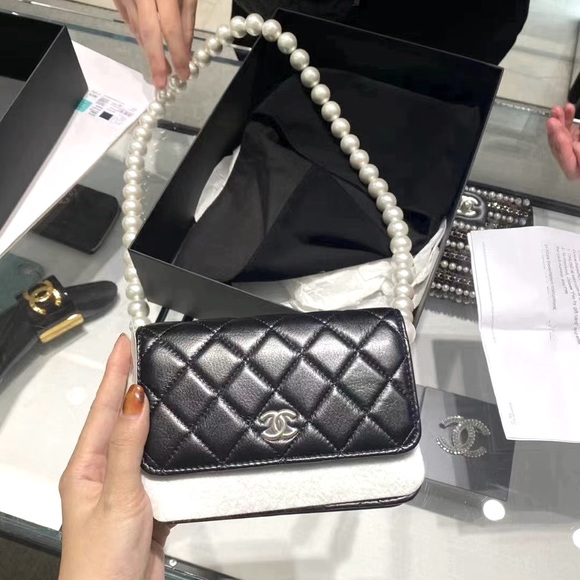Chanel 2020 Pearl WOC - Picture 1 of 4